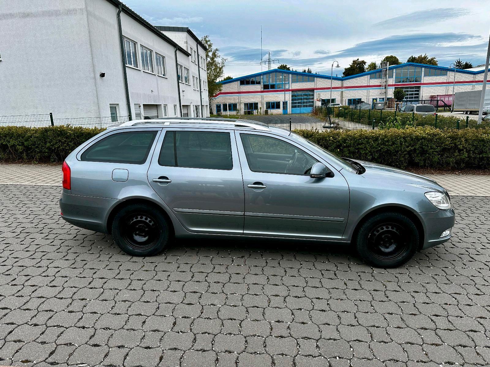 Skoda Octavia 2012 — engine 160 HP (118kW)