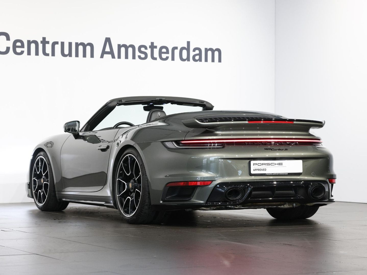 Porsche 992 Cabrio Turbo S imagem 3