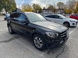 Mercedes-Benz GLC 200 4MATIC AHK/Night/Junge Sterne Garantie - Mercedes-Benz GLC 200 von privat