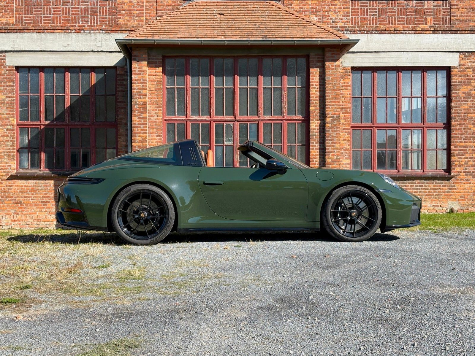 Porsche Targa 4 GTS HEV  Exclusive open sky in PTS green imagem 3