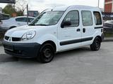 Renault Kangoo Happy Family 1.5 dCi 90 FAP - Renault Kangoo aus 2010 mit Diesel-Antrieb