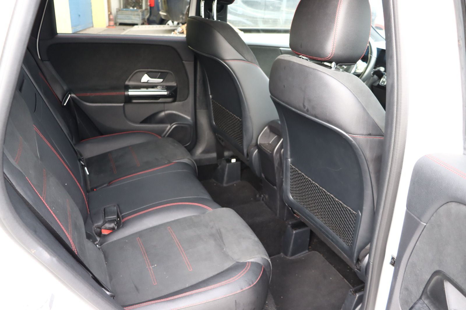 Fahrzeugabbildung Mercedes-Benz B 200 AMG Line * Navigation * Alcantara