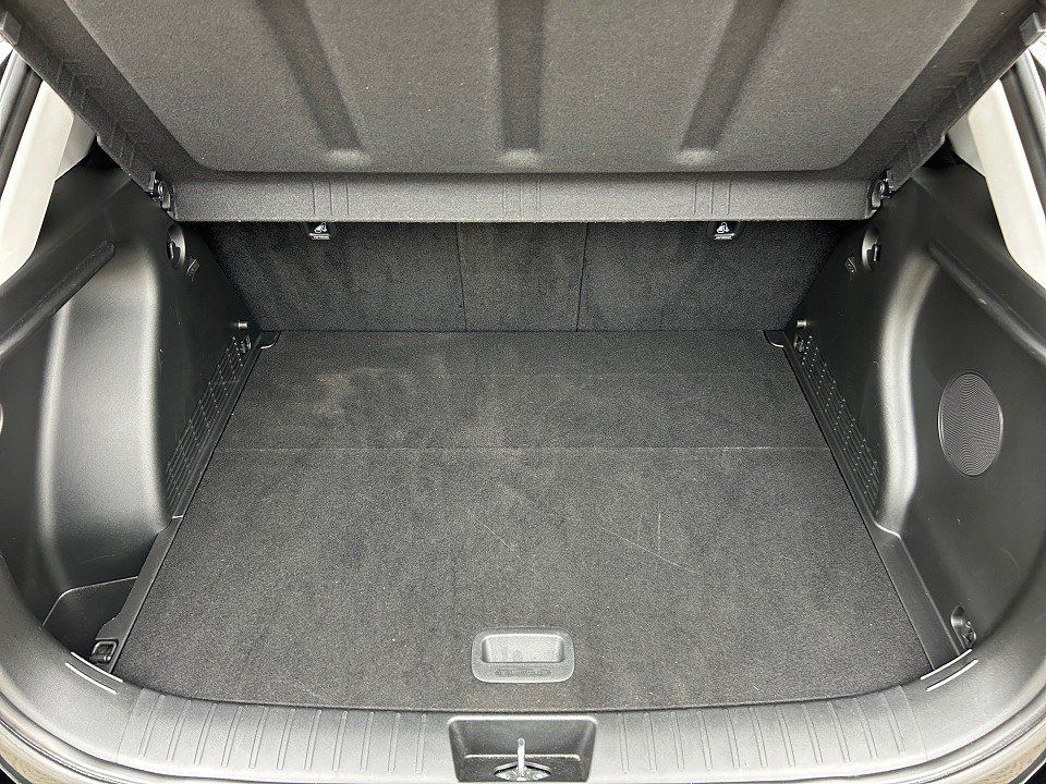 Fahrzeugabbildung Hyundai KONA EV 65kWh PRIME SITZ/KOMF/ASSIST-P LEDER+HUD