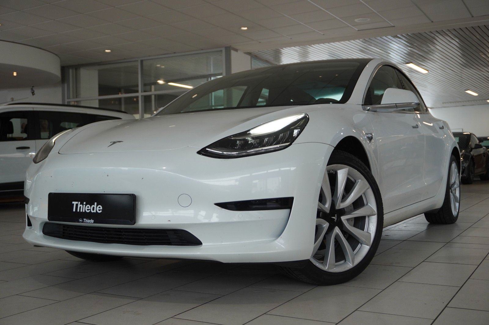 Fahrzeugabbildung Tesla Model 3 Standard Range Plus NAVI/KAMERA/SH/PANO