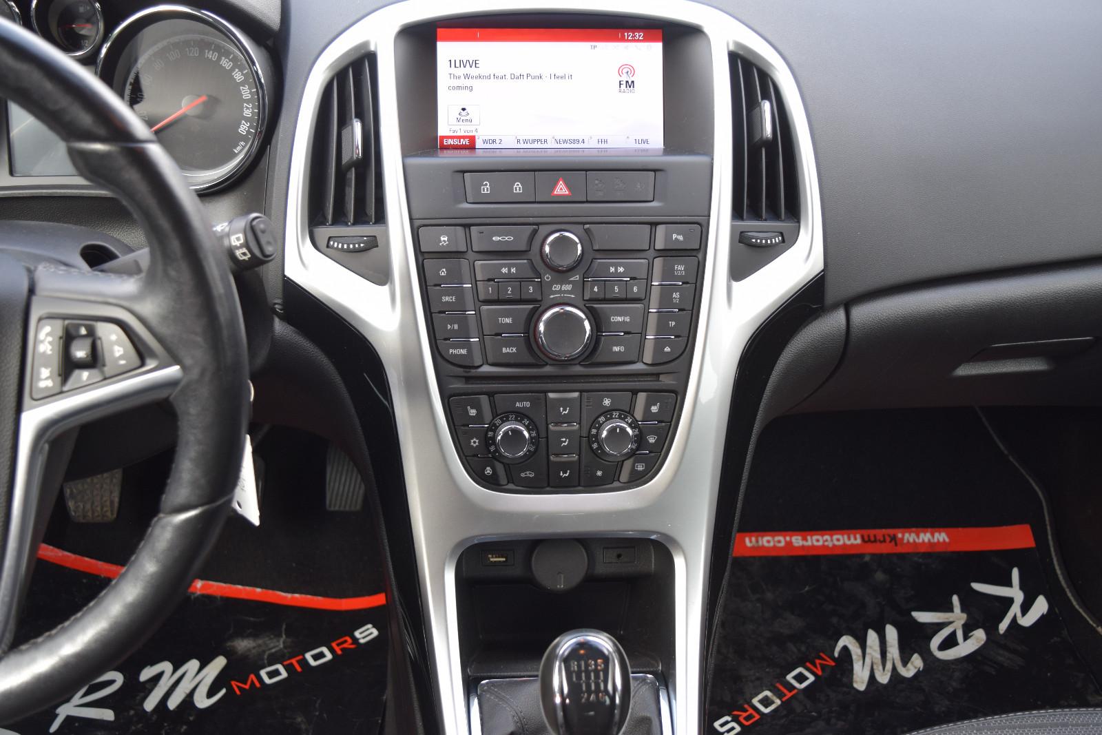 Opel Astra 2014 — photo 8