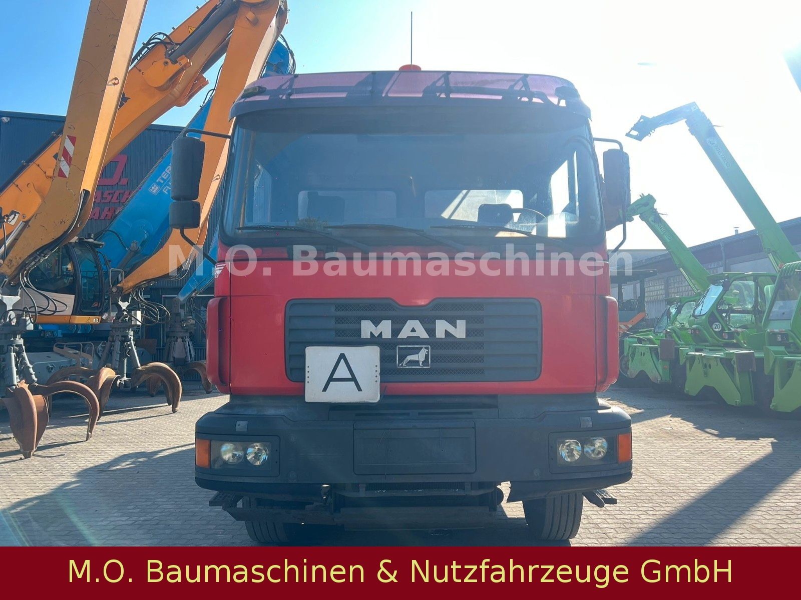 Fahrzeugabbildung MAN 27.403 Silent/6x4 Blatt Saugu.Druckwagen/Kroll