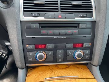 Fahrzeugabbildung Audi Q7 3.0 TDI quattro*Panorama*3500kgAHK*Bi-Xenon*