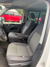 Volkswagen T5 Caravelle - 9