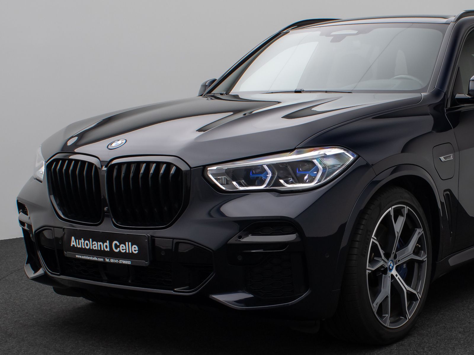 Fahrzeugabbildung BMW X5 xD45e M Sport 360°HUD DAB H/K Individual 21Zl