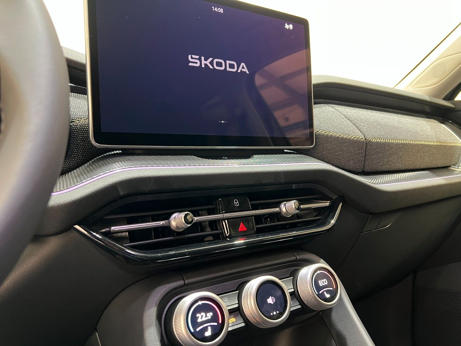Fahrzeugabbildung SKODA Kodiaq 1.5 TSI iV DSG Selection 5-Si. AHK