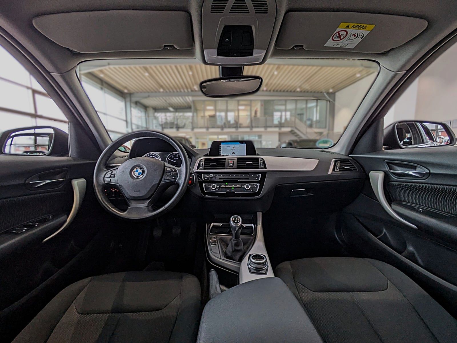 Fahrzeugabbildung BMW 116d 5 Trg KLIMAAUT NAVI SITZHZG PDC 1.HAND ALU