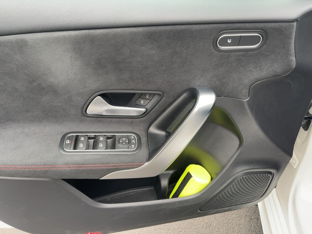 Fahrzeugabbildung Mercedes-Benz A 180 AMG/Night/Kamera/LED/AHK