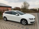 Volvo V60 D4 Geartronic Momentum  - Volvo V60 in Nürnberg
