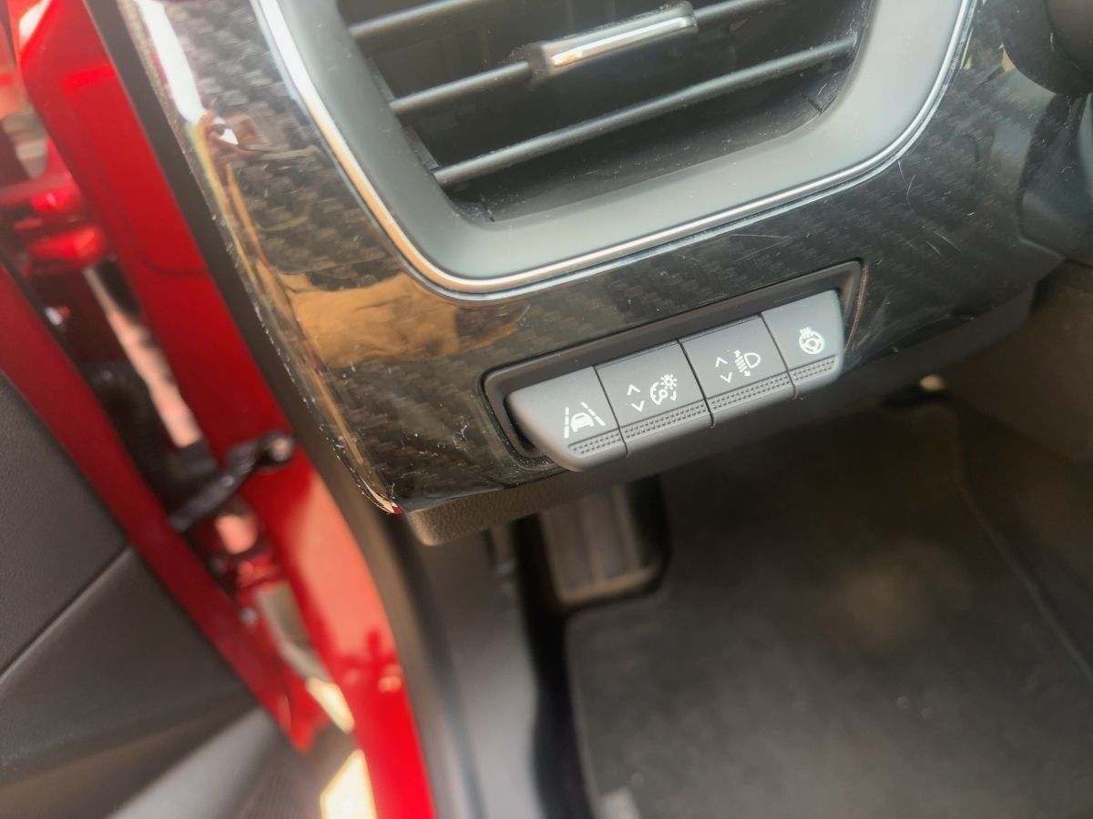 Fahrzeugabbildung Renault Arkana R.S. LINE TCe 140 EDC Autob. u. Stauass.