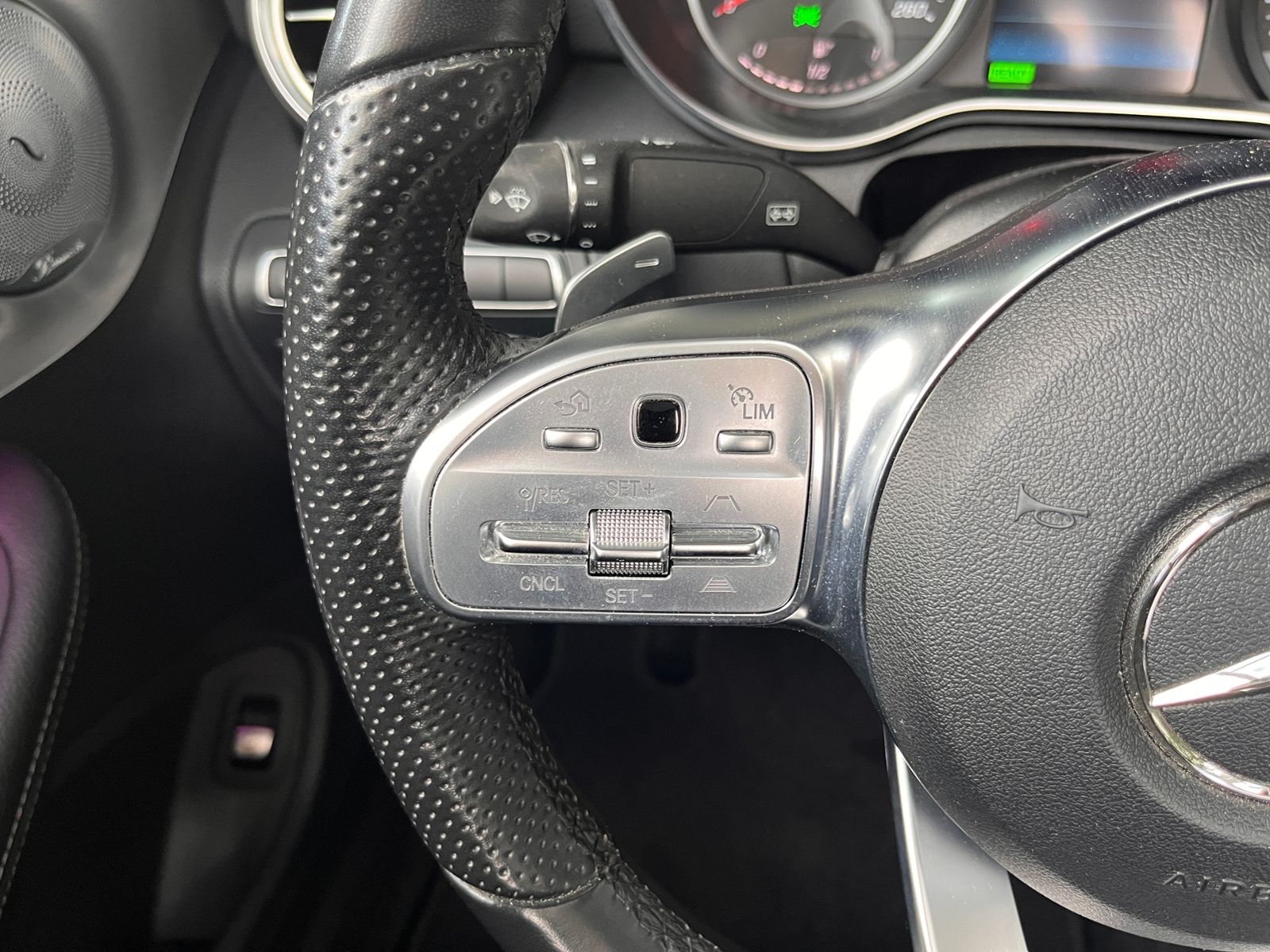 Fahrzeugabbildung Mercedes-Benz C 200 Cabrio AMG Line LED NAV RFK SHZ ALU