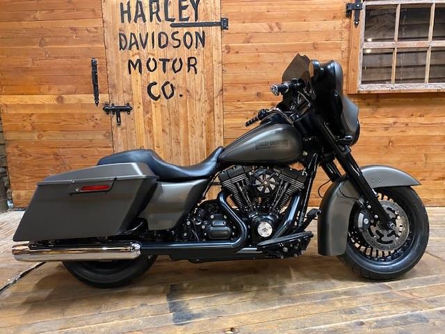 Harley-Davidson Street Glide - ´Dark Side` AMG Monza Grau Magno