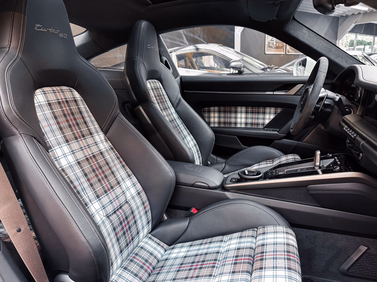 Porsche 911 Turbo S 50 Jahre Lift+Burmester+Pano+360°Kam