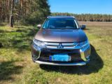 Mitsubishi Outlander 2.2 DI-D Plus ClearTec 4WD Plus - Mitsubishi Outlander Plus mit Diesel-Antrieb
