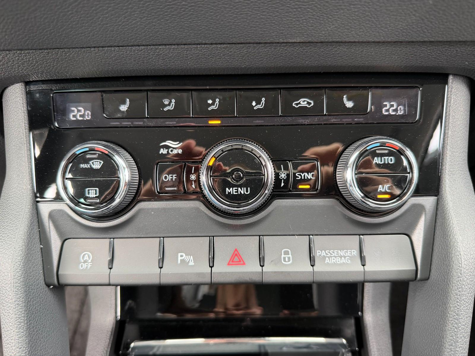 Skoda Karoq 1.5DSG Selection Navi+LED+Kamera+AHK