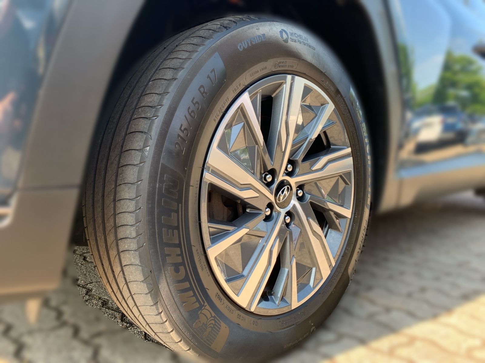 Fahrzeugabbildung Hyundai TUCSON 1.6 T-GDI Trend Hybrid 4WD AssiPaket