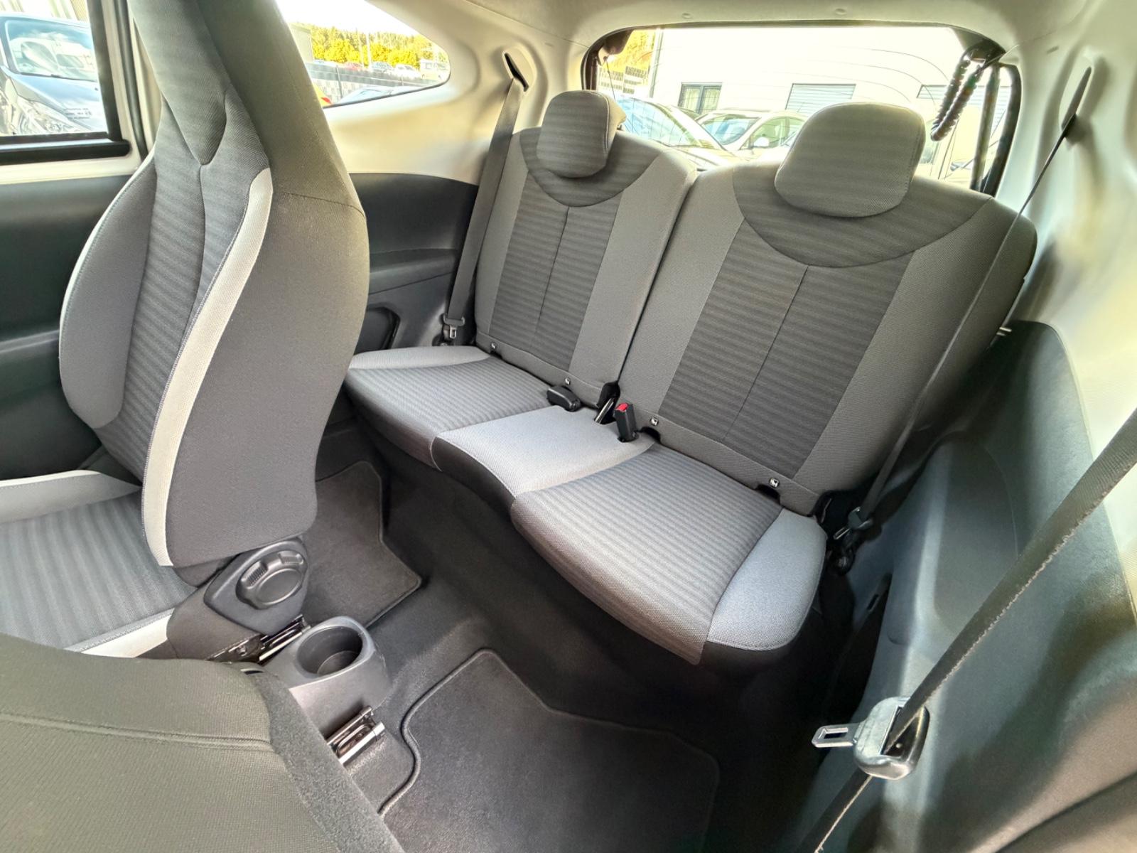 Toyota AYGO x-play *LED*BT*Klima*Tempomat*Lederlenkrad*