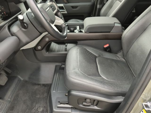 Land Rover Defender 110 D250 SE foto 4