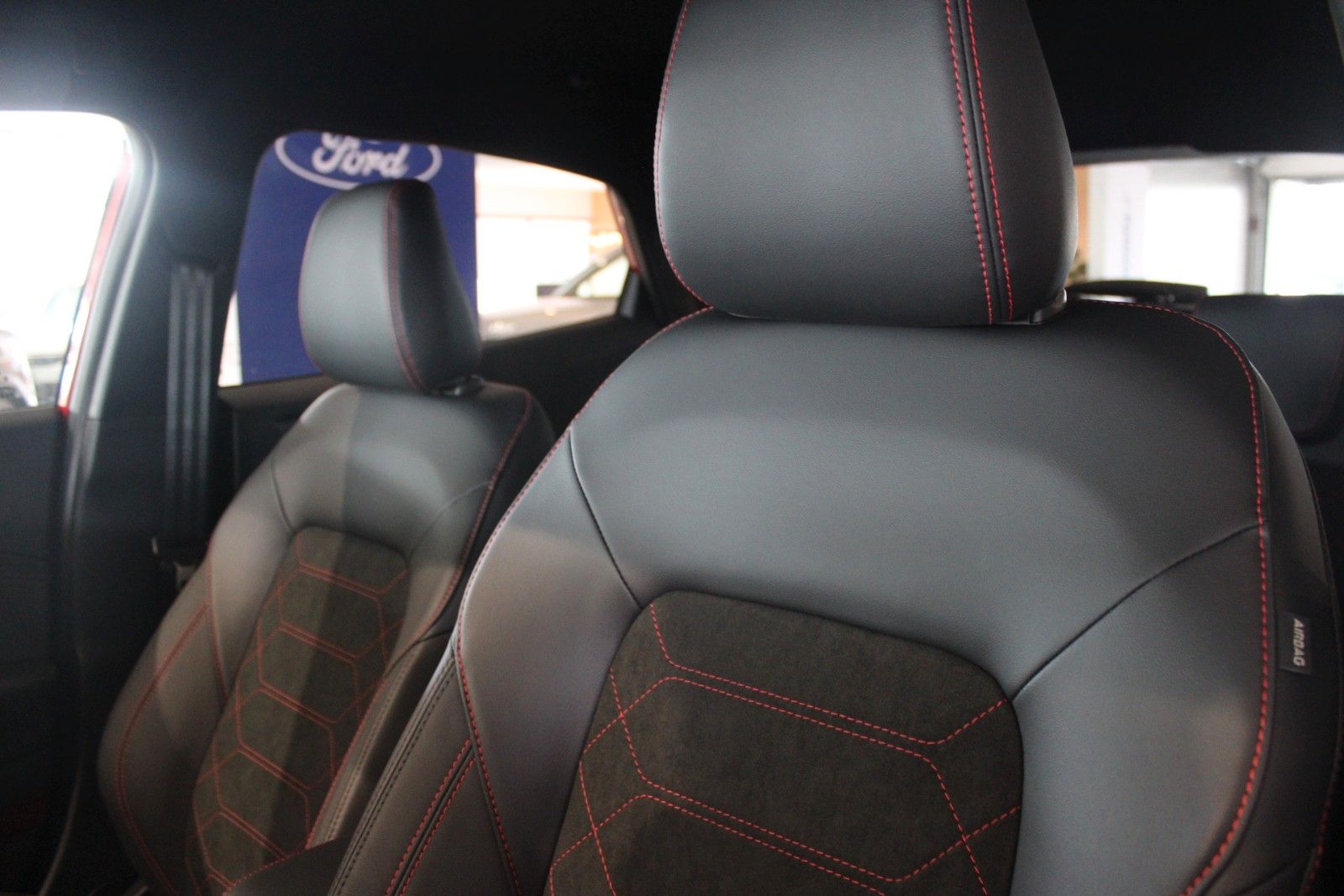 Fahrzeugabbildung Ford Puma 1,0 EcoBoost Hybrid ST-Line X Automatik LED