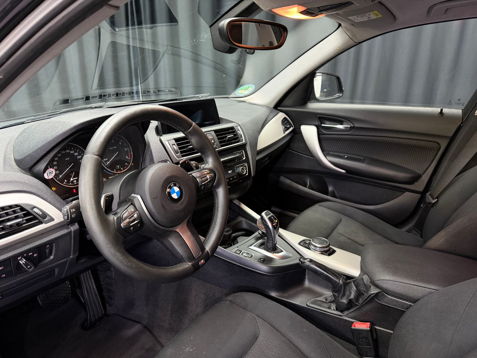 Fahrzeugabbildung BMW 120d xDrive Advantage|AUTOMATIK|HIFI|PDC|PANO|NA