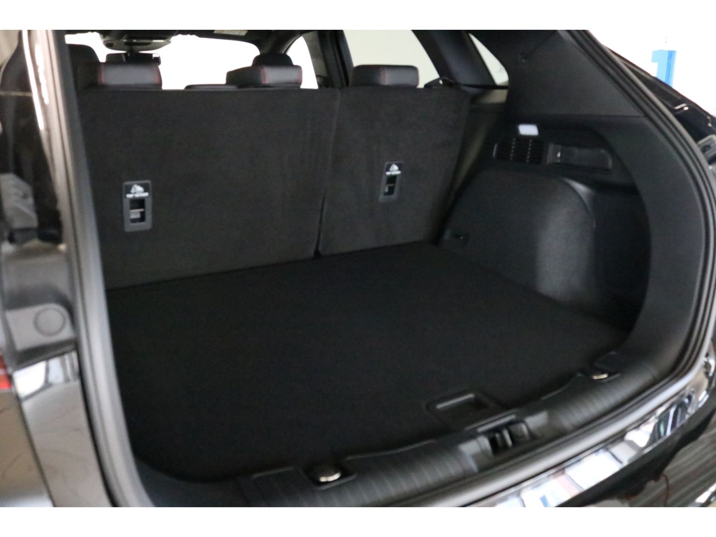 Fahrzeugabbildung Ford Kuga ST-Line X HEV 2.5 AWD NEUES MODELL