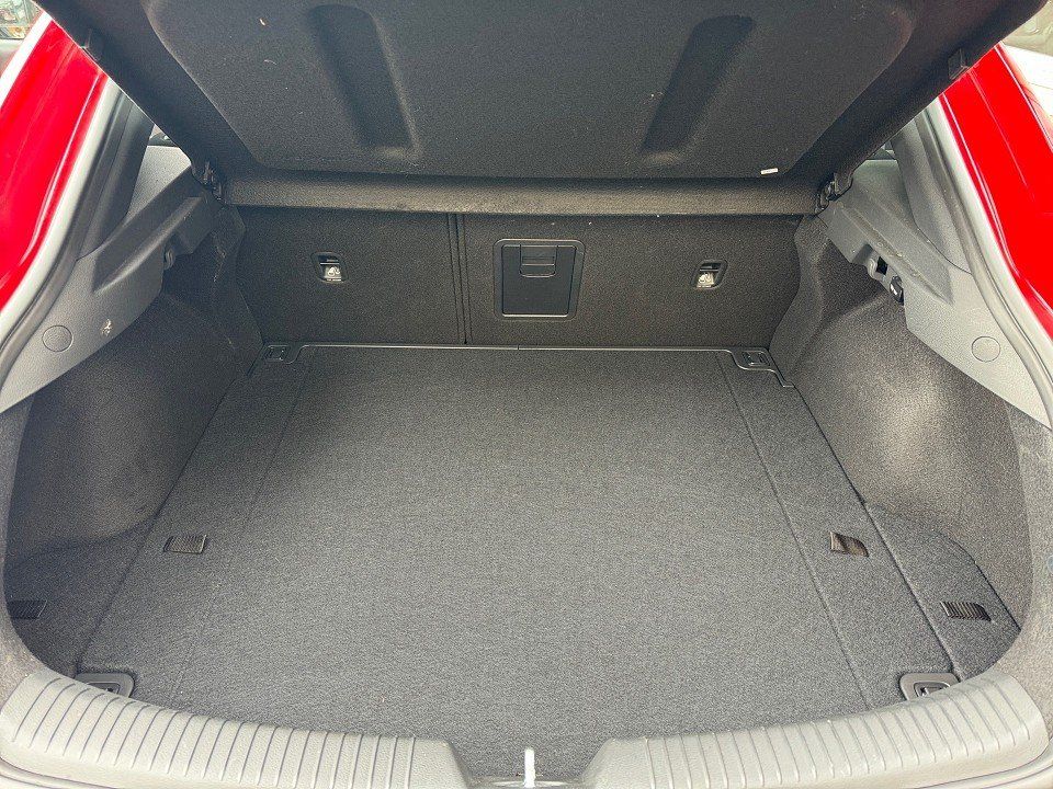Fahrzeugabbildung Hyundai i30 Fastback 1.4 T-GDI 140PS Style
