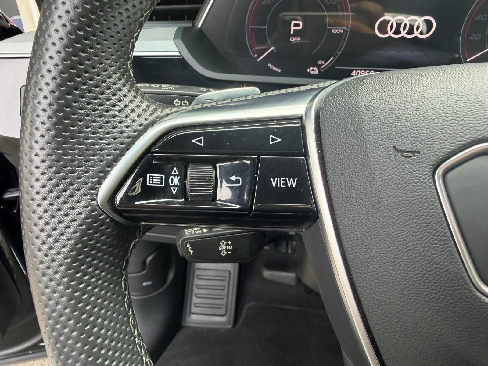 Fahrzeugabbildung Audi e-tron S QUATT 2X S LINE LUFT+MEMO+NAVI+LED+PDC+
