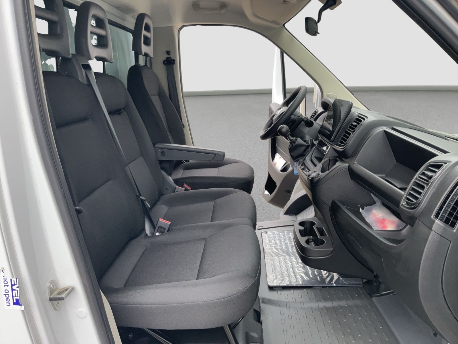 Fahrzeugabbildung Fiat Ducato L5 180 MJ Koffer mit LBW Navi Klima