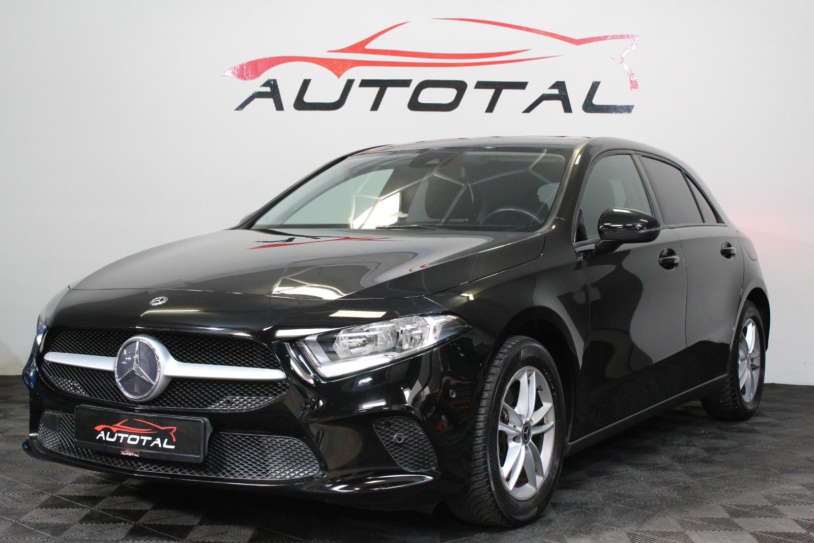 MERCEDES-BENZ A 180*Mbux*Dynamic Select*Parkassist.*Carplay