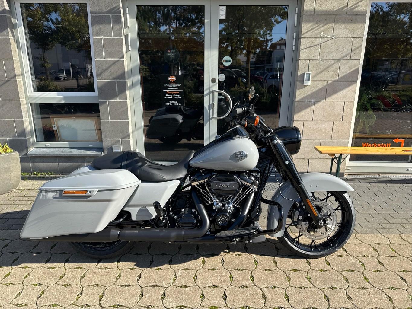Harley-Davidson FLHRXS Road King Special 