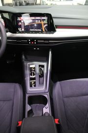 Volkswagen Golf - 6