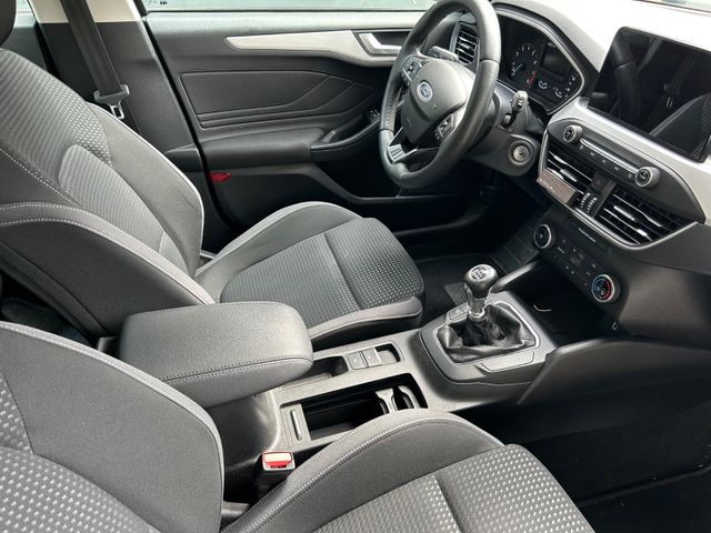 Fahrzeugabbildung Ford Focus  Cool & Connect+CarPlay+Kamera+NaviZB+BT