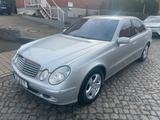 Mercedes-Benz Mercedes E 320 Elegance Vollausstattung - Mercedes-Benz E 320: Elegance