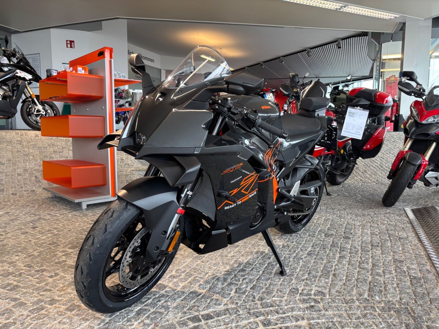Fahrzeugabbildung KTM 990 RC R Modell 2026 48 Monate Garantie