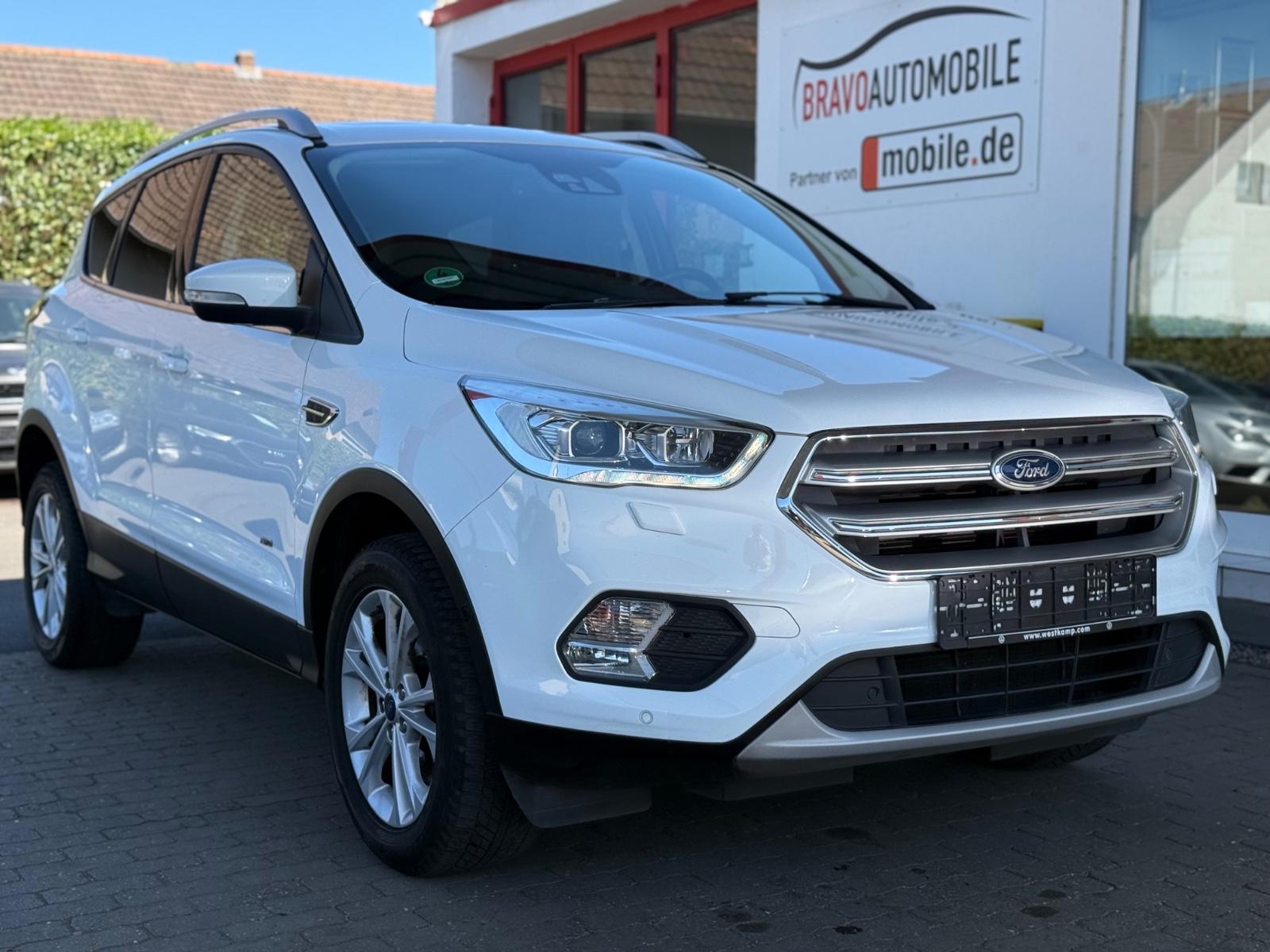 Ford Kuga Titanium 4x4 Aut. XENON/NAVI/PANO/KAMERA/BT
