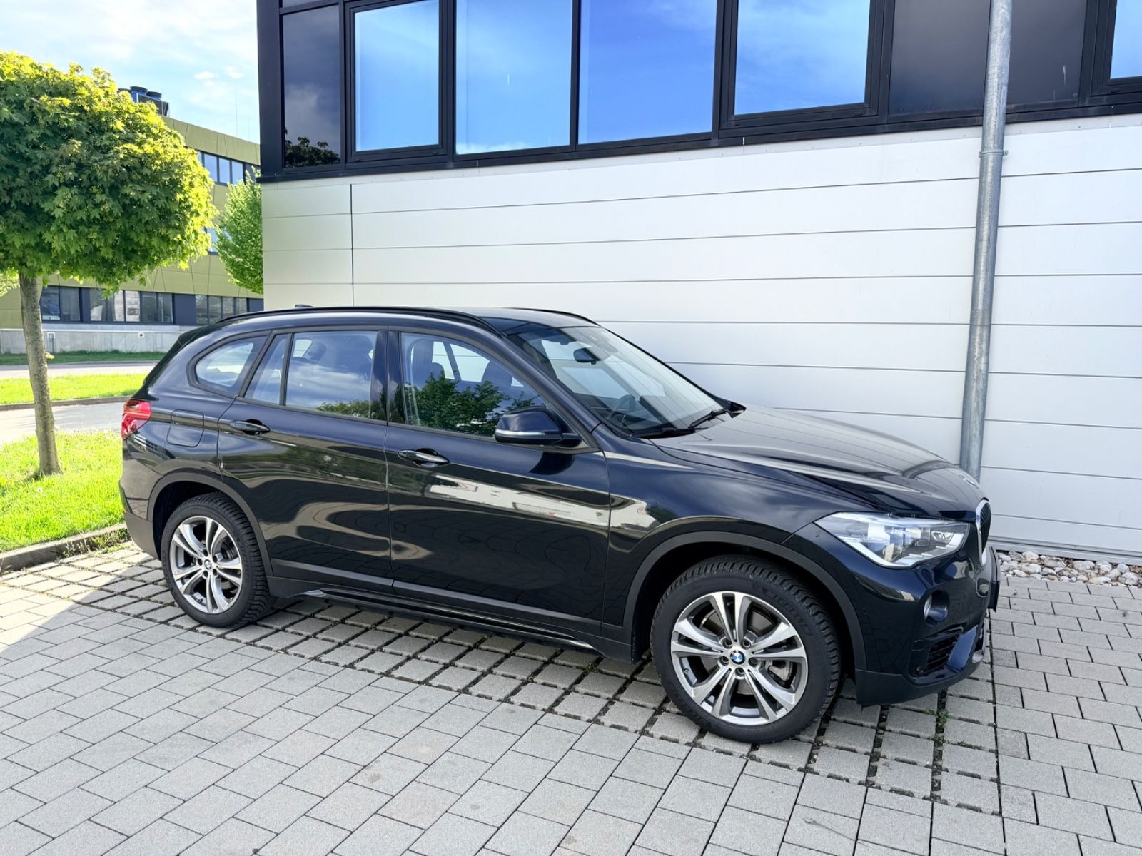 BMW X1 xDrive 25i Sport Line/Navi/LED/Head-UP foto 14