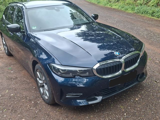 BMW 320d xDrive Touring Sport Line Automatic Spo...