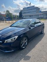 Mercedes-Benz CLA 220 d DCT - - blaue Mercedes-Benz CLA 220