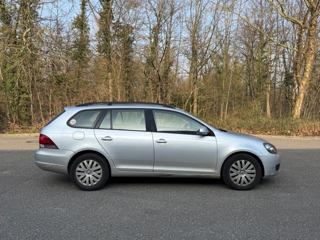 Fahrzeugabbildung Volkswagen Golf 1.6 TDI 4MOTION Comfortline Variant