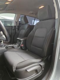 Kia Sportage Vision 2WD-NAVI-SHZG-AHK-SR+WR-ALU
