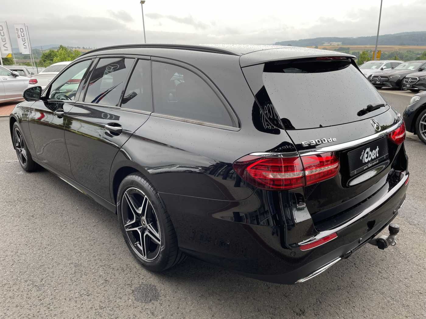 Fahrzeugabbildung Mercedes-Benz E 300 T de 4M AMG+AHK+Distr+Burm+ R-Kamera+Carpl