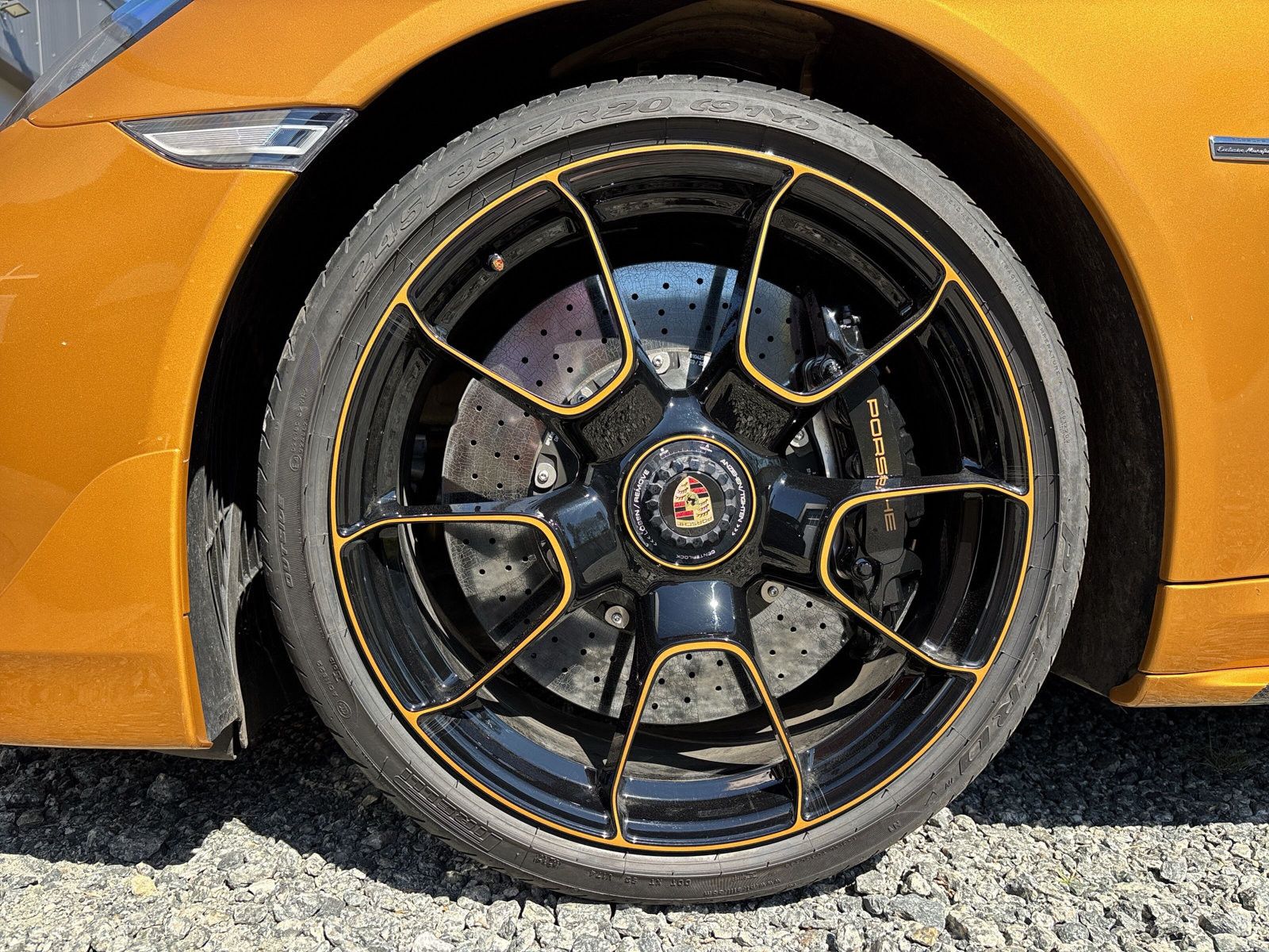 Fahrzeugabbildung Porsche 911 Turbo S Exclusive Series 309/500 - Vollausst