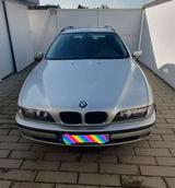BMW 528i Touring -