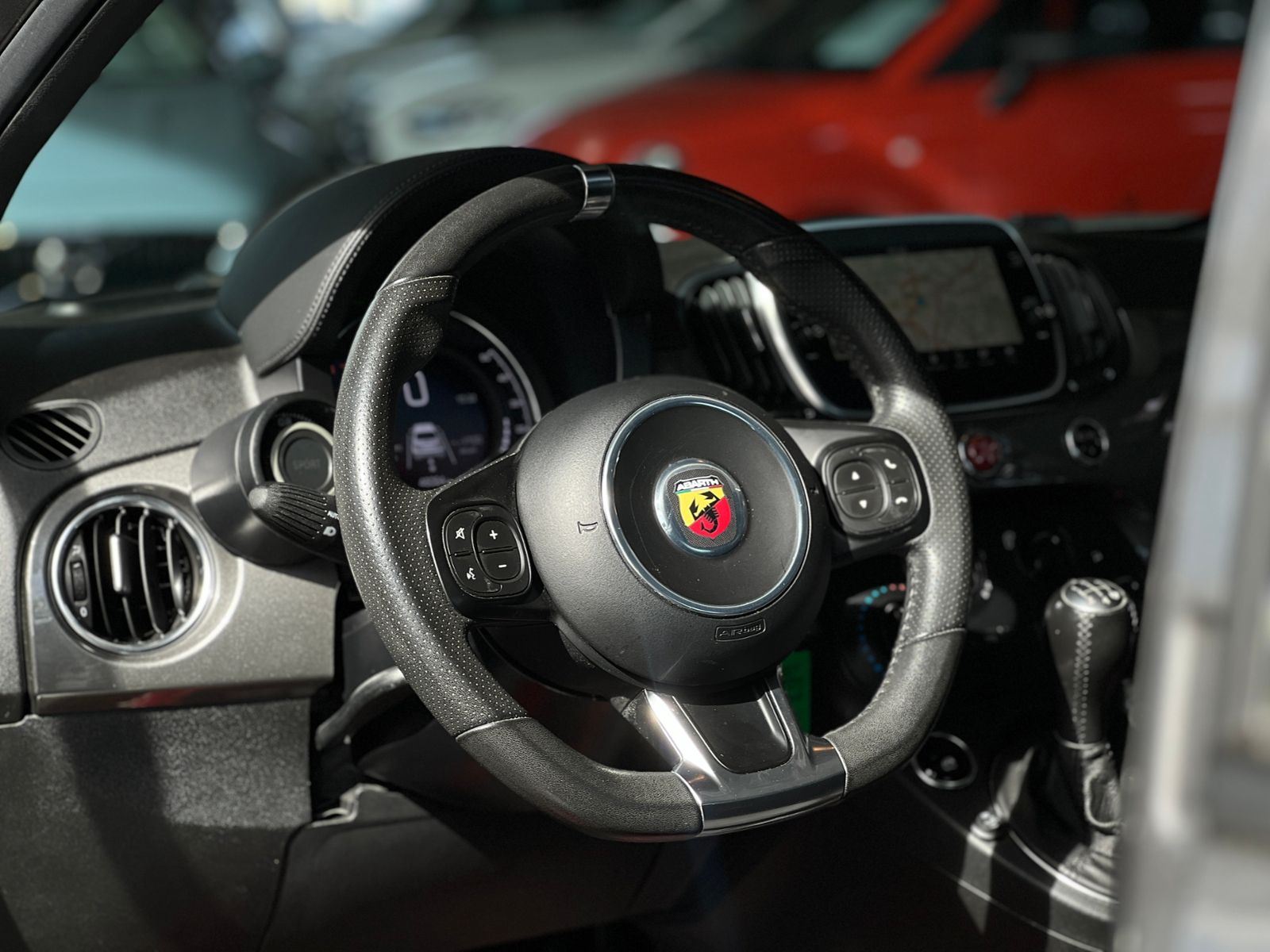 Fahrzeugabbildung Abarth 595 Skydome PANO XEN NAV SHZ PDC ALU