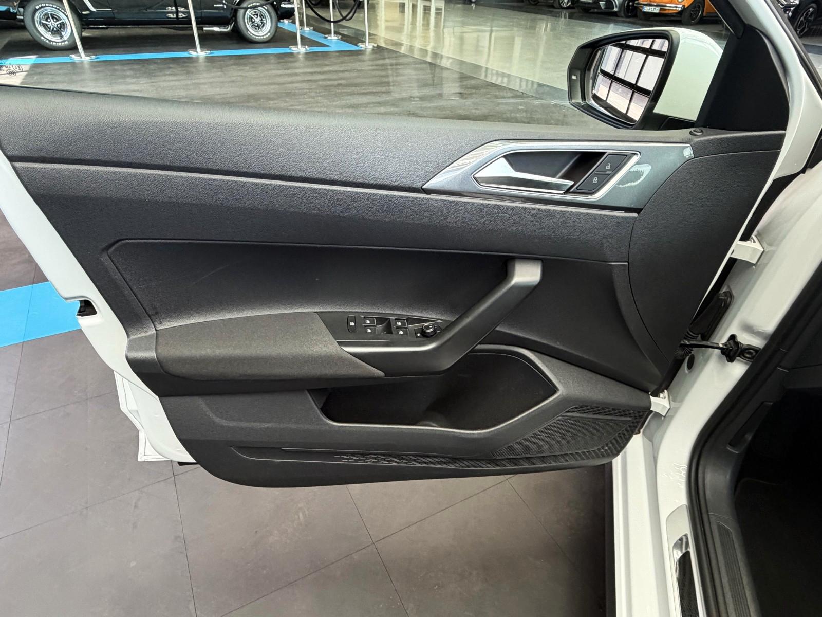 Volkswagen Polo 2.0TSI DSG GTI+Rfkam+LED+Navi+AppleC.+Sitzh., миниатюра 17
