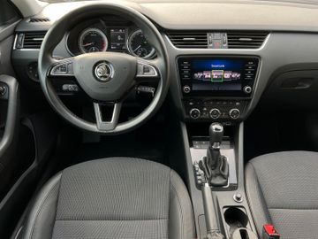 Fahrzeugabbildung SKODA Octavia Combi 1.8 TSI DSG Style Pano LED ACC LHZ